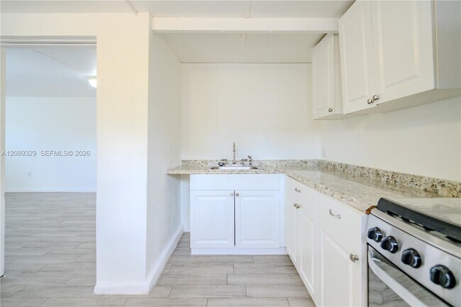 Foto del edificio - 27 SW 55th Avenue Rd