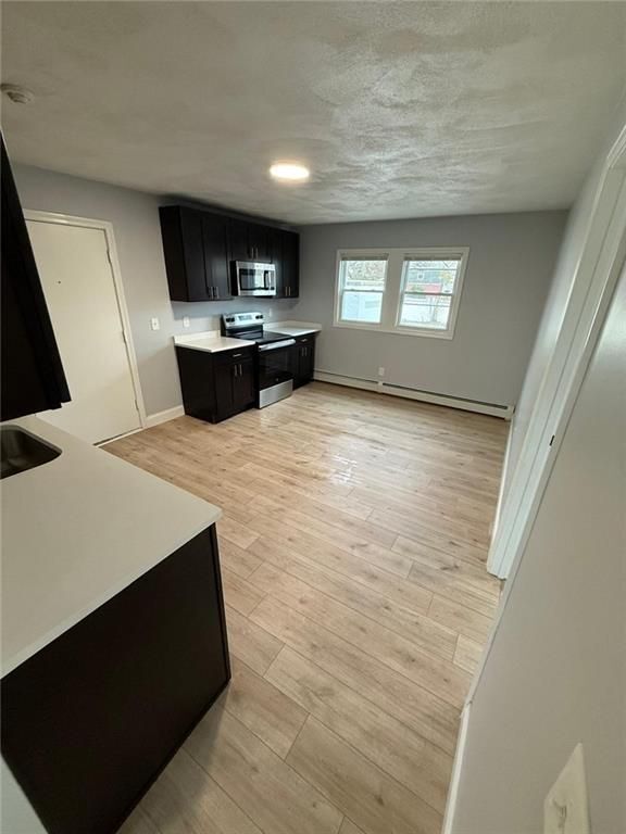 Foto del edificio - 61 Esten Ave