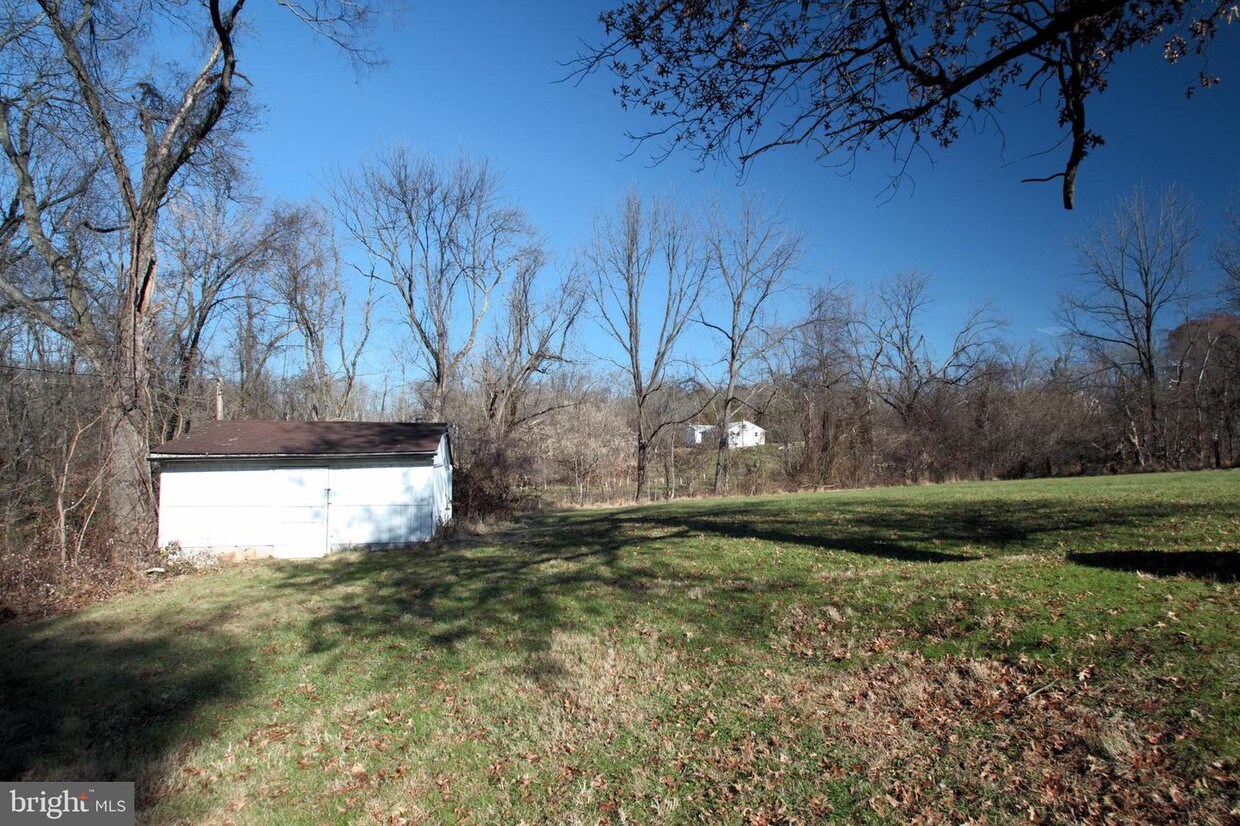 Primary Photo - 113 River Rd