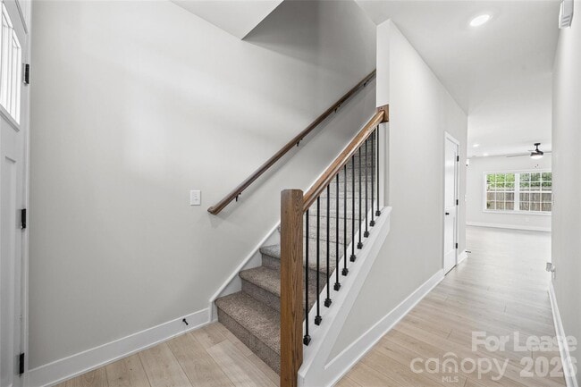 Building Photo - 720 Pinecone Dr