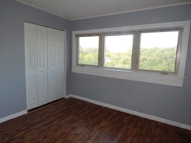 Rear Bedroom - 40 Bee St
