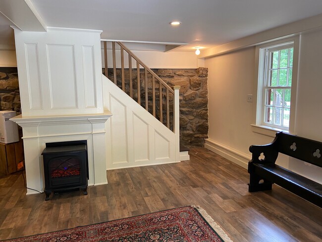 Building Photo - 95 Saybrook Rd