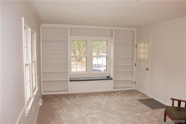 Foto del edificio - 799 E Long Lake Rd