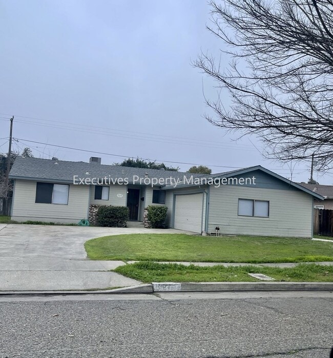 Building Photo - 1271 Spruce Ave