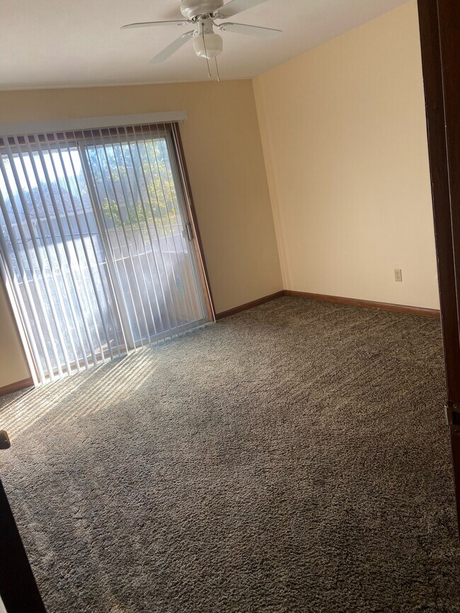 Foto del edificio - 1257 E Elm St