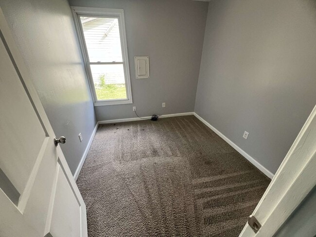 Foto del edificio - 2 Bed | 1 Bath | Spacious Backyard