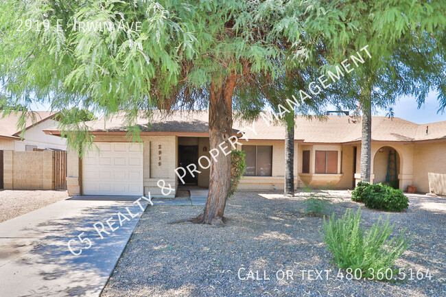 Building Photo - Adorable Mesa Duplex