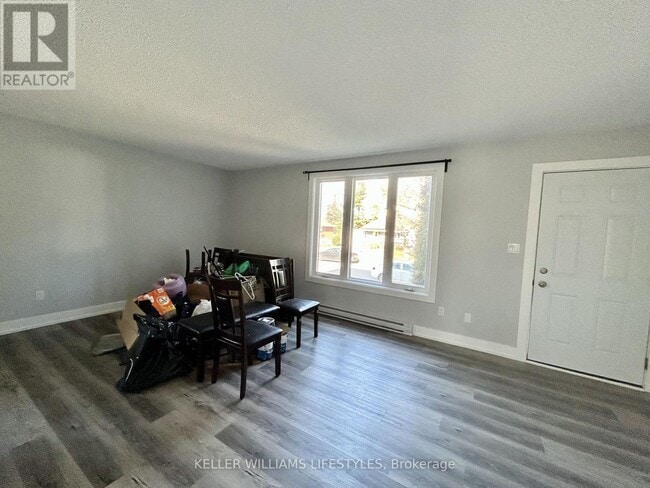 Photo du bâtiment - 83 Marlborough Ave