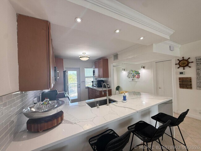 Foto del edificio - 3180 NE 48th Ct