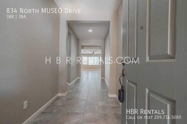 Building Photo - 834 N MUSEO Dr
