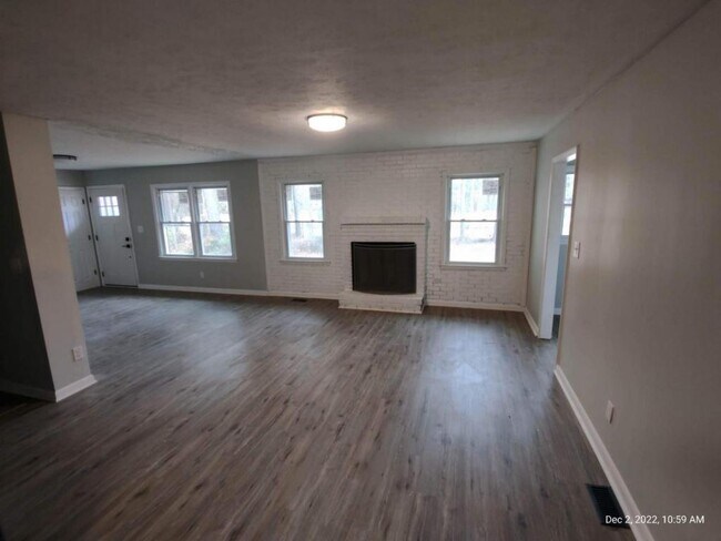Building Photo - 8009 Stoney Point Rd