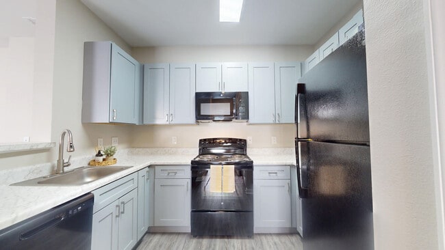 Interior Photo - 20 Lambourne