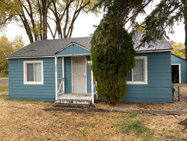 Foto del edificio - 3207 Hilyard Ave