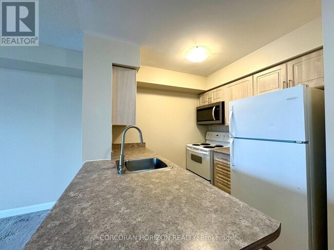 Photo du bâtiment - 4978 Yonge St