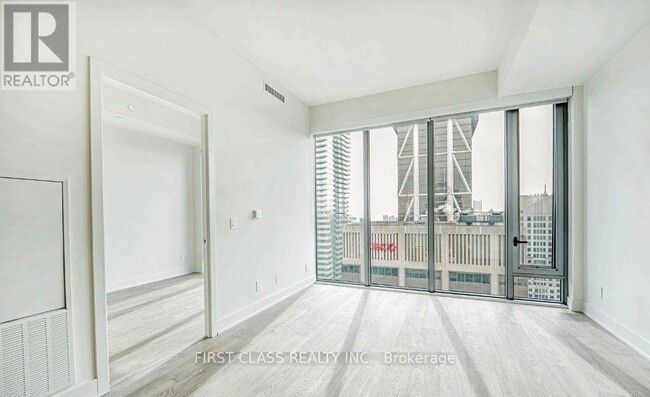 Photo du bâtiment - 8-4708 Cumberland St