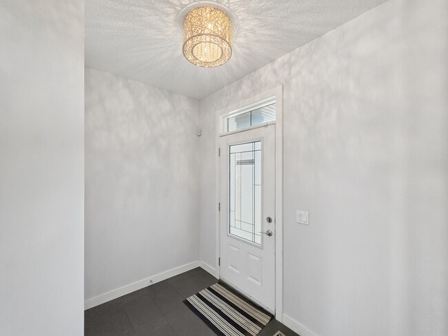 Building Photo - 118 Panora Ct NW