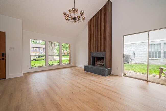Foto del edificio - 1306 Briarmead Dr
