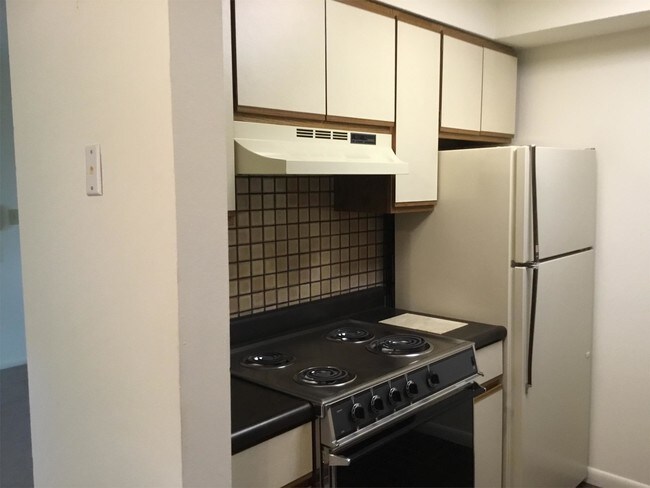 Foto del edificio - 1402 N Mckinley Ave