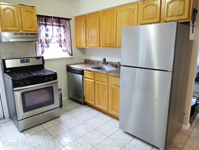 Building Photo - 3 br, 2 bath House - 54 Gates Avenue