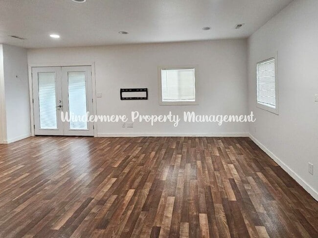 Foto del edificio - Conveniently located 2 bed with loft in Central Kitsap, Large yard