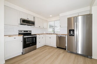 Building Photo - 500 S 27th Pl