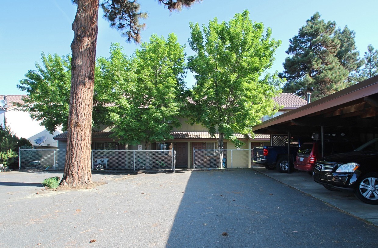 118 SE Cleveland Ave, Bend, OR 97702 Apartments in Bend, OR