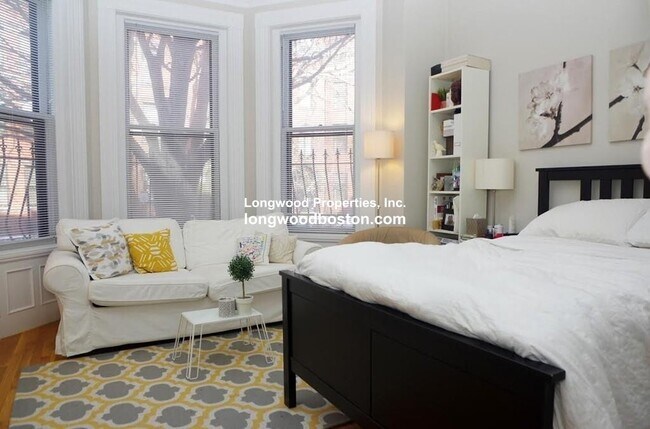 Building Photo - 436 Marlborough St