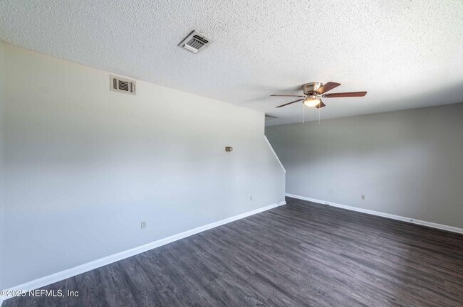 Building Photo - 890 Hibiscus St