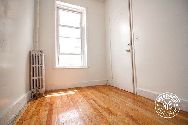 Foto del edificio - 589 Saint Johns Pl