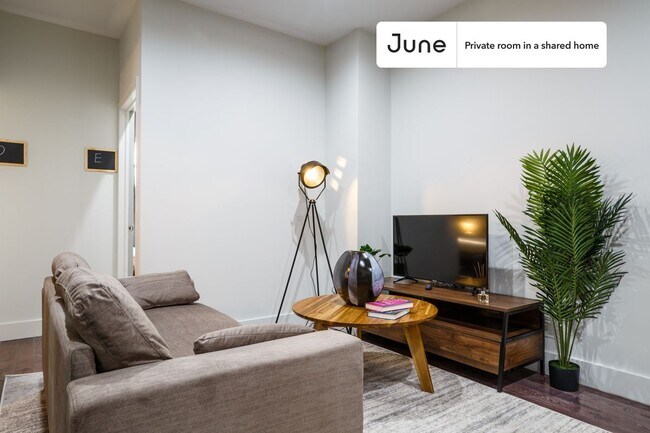 Building Photo - Room in Shared 5 bed/2 bath home in West Harlem