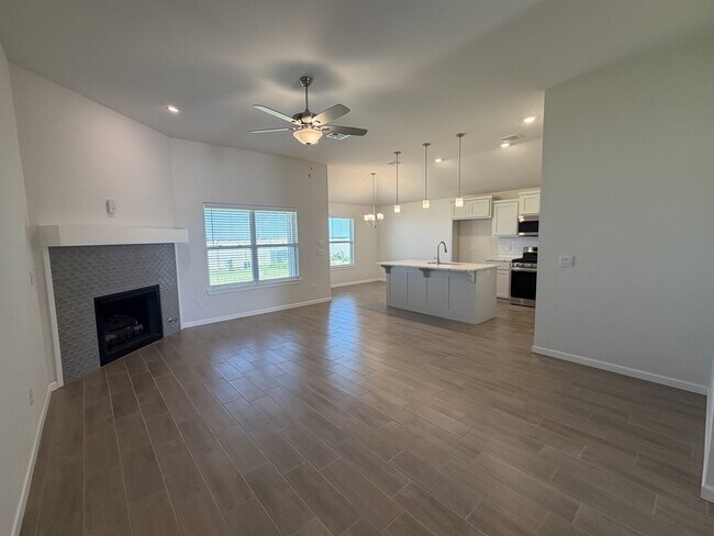 Foto del edificio - 18313 Austin Ct