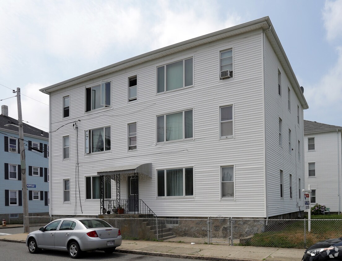 Building Photo - 56 Saint Mary St