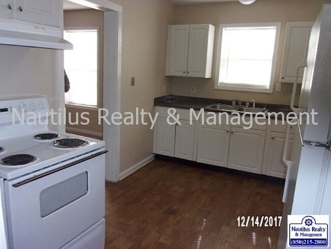 Building Photo - 255 Nelle Ave