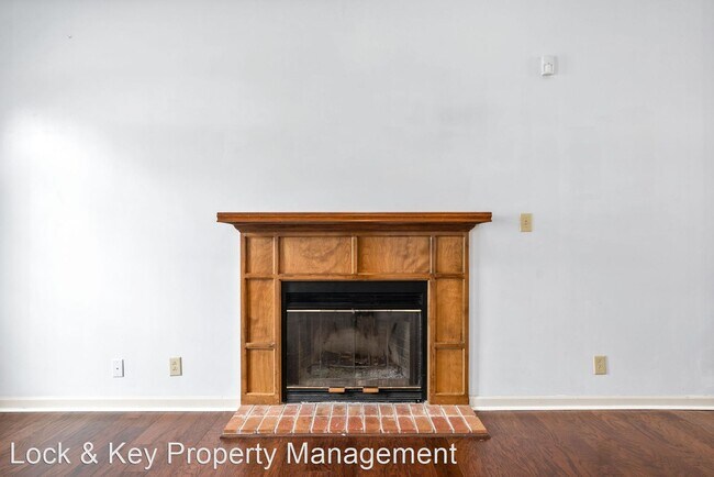 Building Photo - 3 br, 2.5 bath House - 1112 Rosebrook