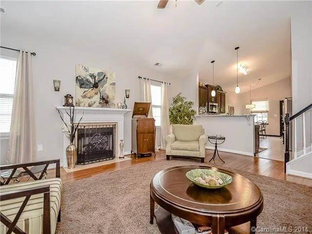 Foto del edificio - 4018 Linville Falls Ln