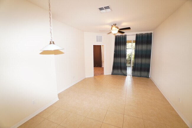 Foto del edificio - 8108 Serenity Spring Dr