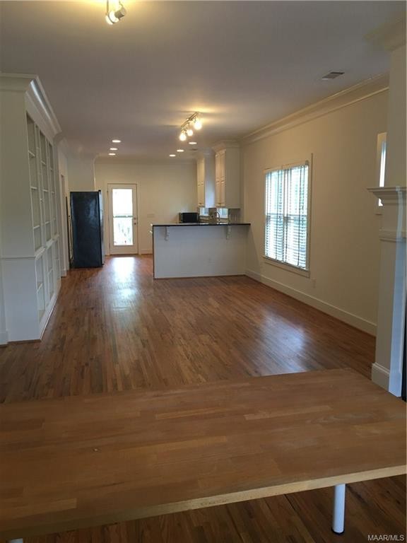 Building Photo - 64 Woodridge Ave