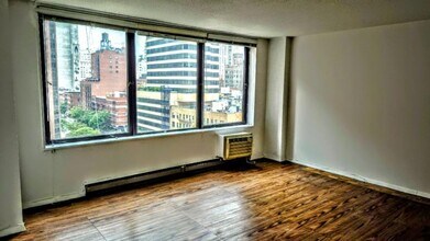 Building Photo - 1623 3rd Ave
