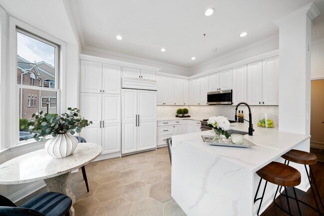 Foto del edificio - 444 Albany Ct