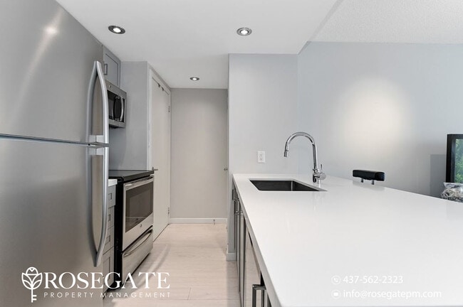 Building Photo - Partly Furnished 1-Bedroom Condo with All Utilities Included – Toronto Waterfront
