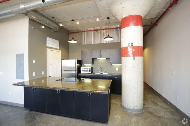 2BR, 2BA - 317_1460 SF - Mitchell Park Plaza Apartment