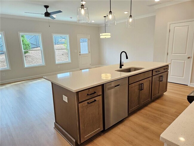 Foto del edificio - 125 Priestwood Ln