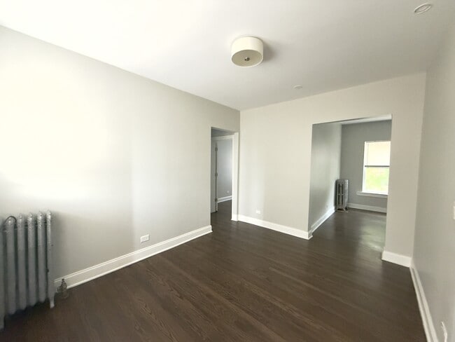 Foto del edificio - 3351 W Sunnyside Ave