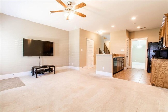 Foto del edificio - 209 E Mulberry St