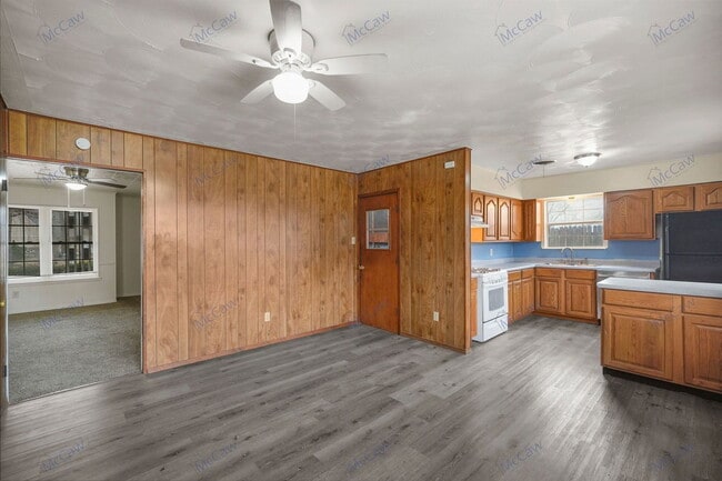 Foto del edificio - 14732 Oakwood Ln