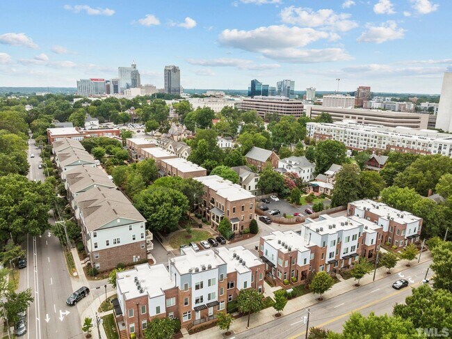 Foto del edificio - 254 William Drummond Way