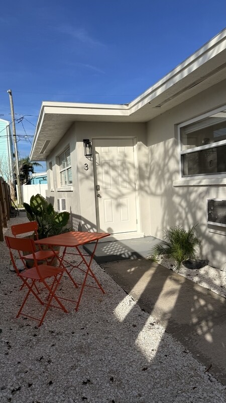 Foto del edificio - 13378 1st St E