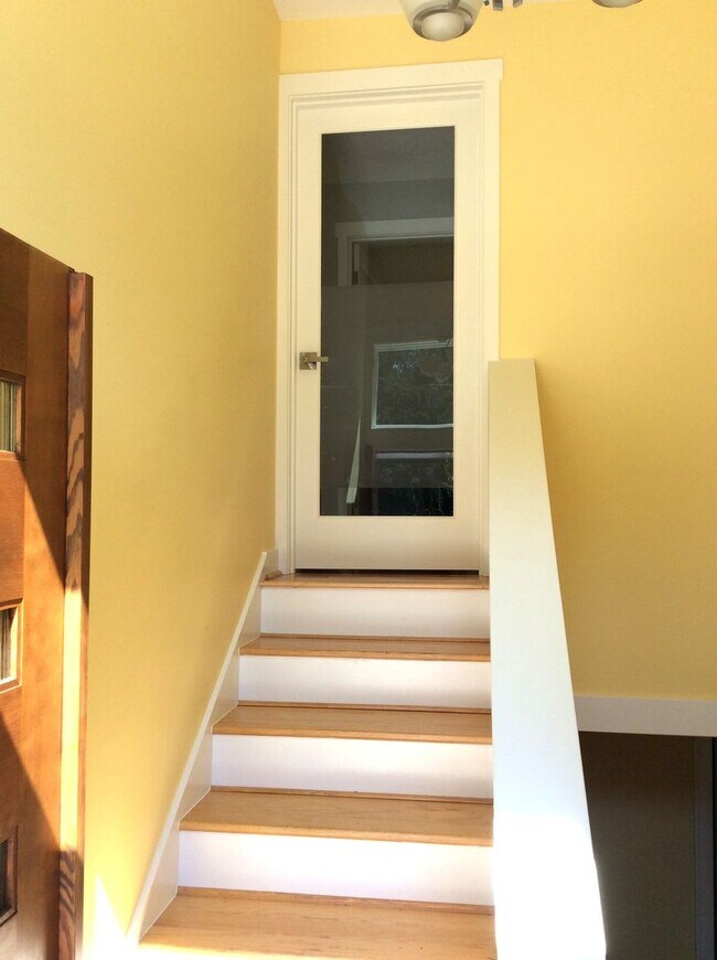 Foto del edificio - Le and Delisi - Bellevue Duplex