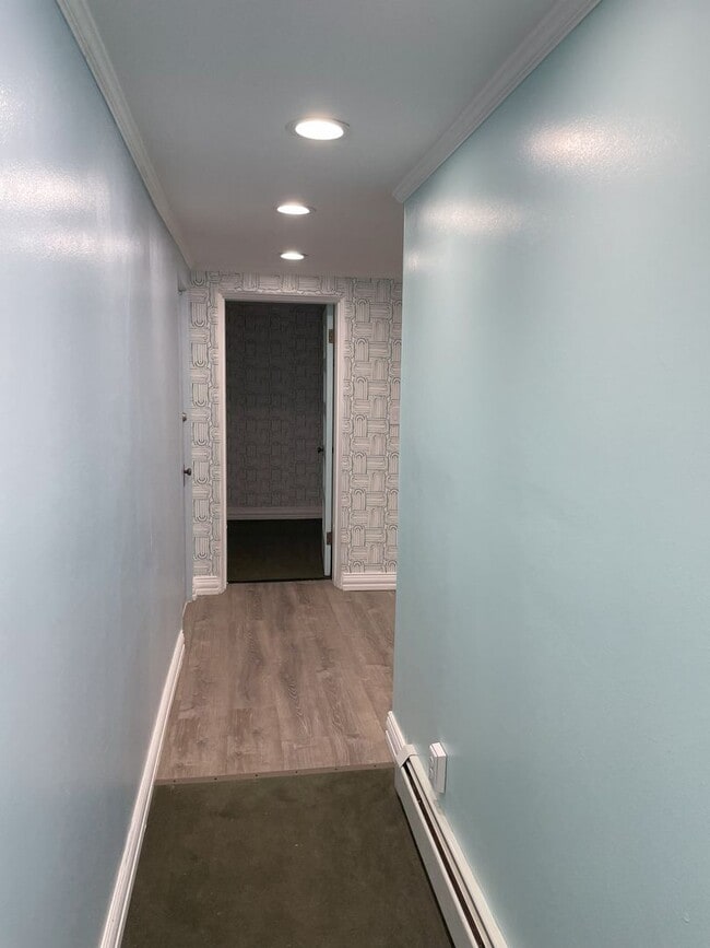 Building Photo - Downing St.