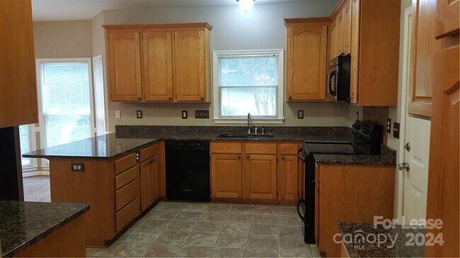 Foto del edificio - 208 Poplar Grove Rd